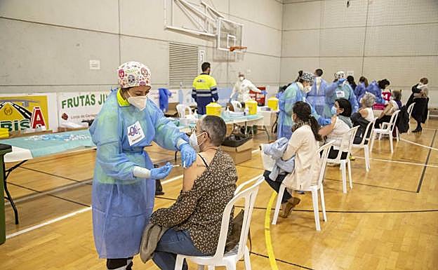 Galería. Una vacunación masiva y deseada en Cartagena