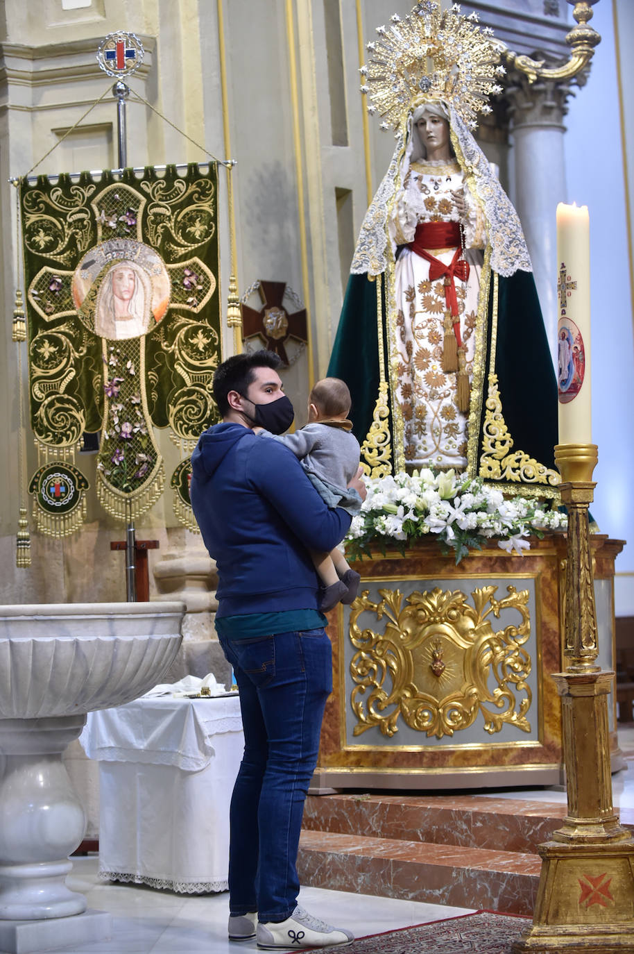 Fotos: Los murcianos visitan al Cristo del Rescate