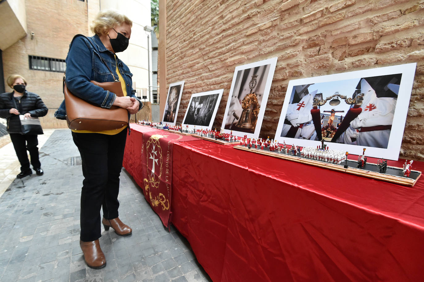 Fotos: Los murcianos visitan al Cristo del Rescate