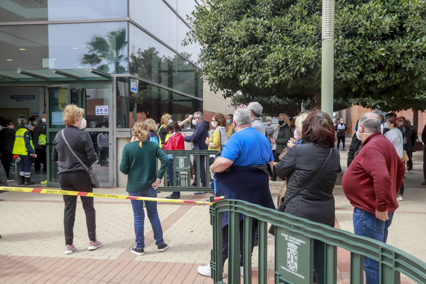 Fotos: Vacunación a personas de 64 y 65 años en Cartagena durante el Jueves Santo