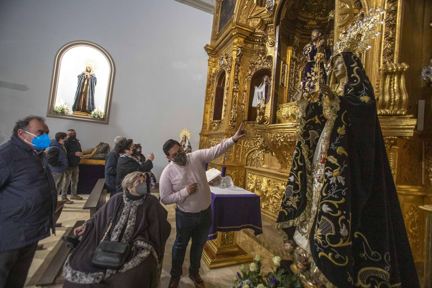 Fotos: Visitas con precaución en las capillas de Cartagena