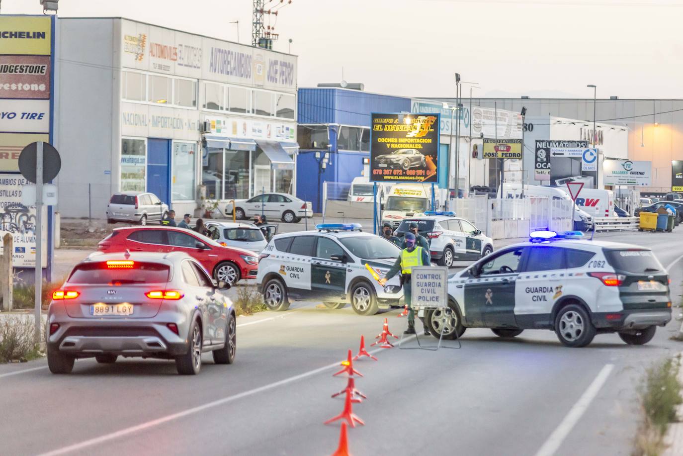 Fotos: La movilidad en la Región sigue bajo estricta vigilancia policial
