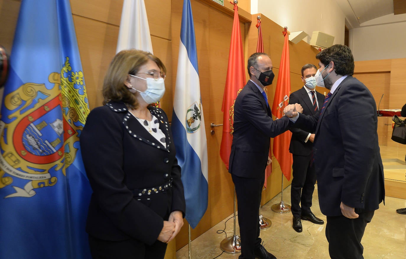 Fotos: Los nuevos consejeros de la Comunidad Autónoma toman posesión