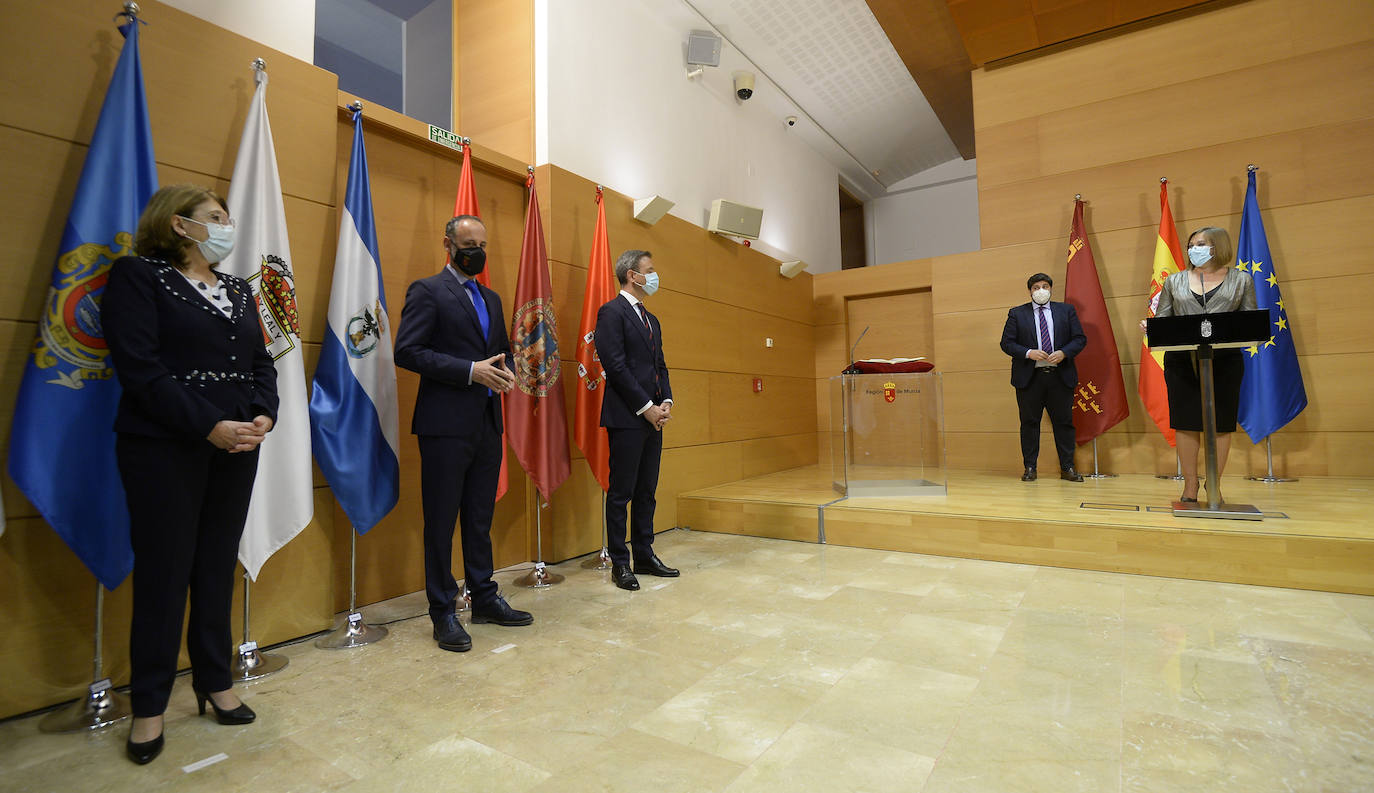 Fotos: Los nuevos consejeros de la Comunidad Autónoma toman posesión