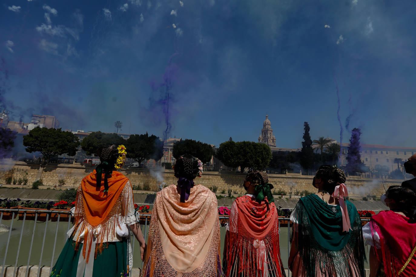 Fotos: La &#039;tronaera&#039; huertana cubre de color el cielo de Murcia