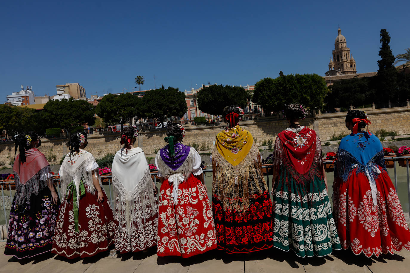 Fotos: La &#039;tronaera&#039; huertana cubre de color el cielo de Murcia