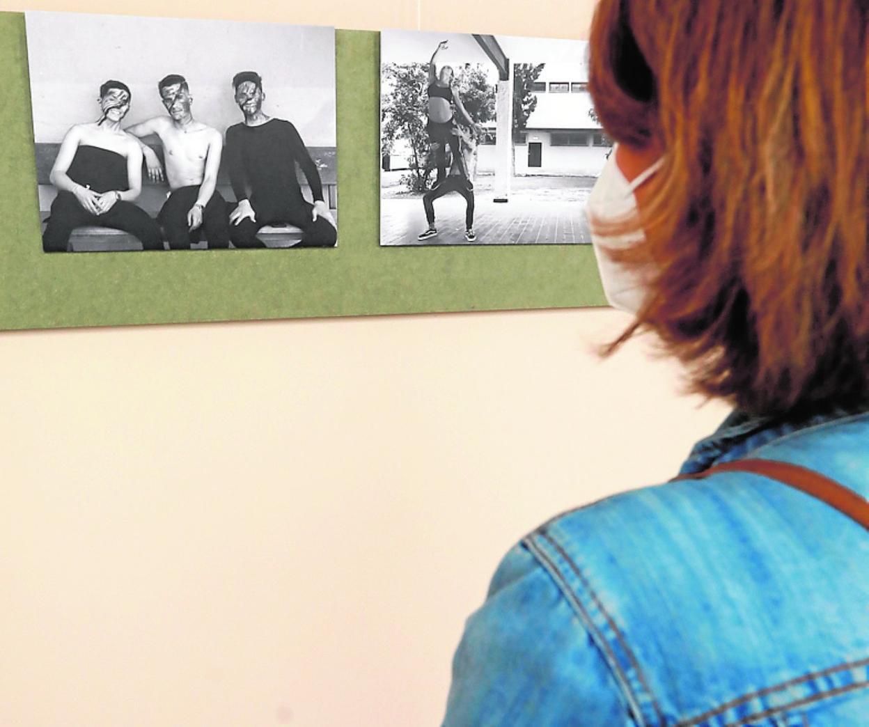 Dos de las fotografías expuestas. 