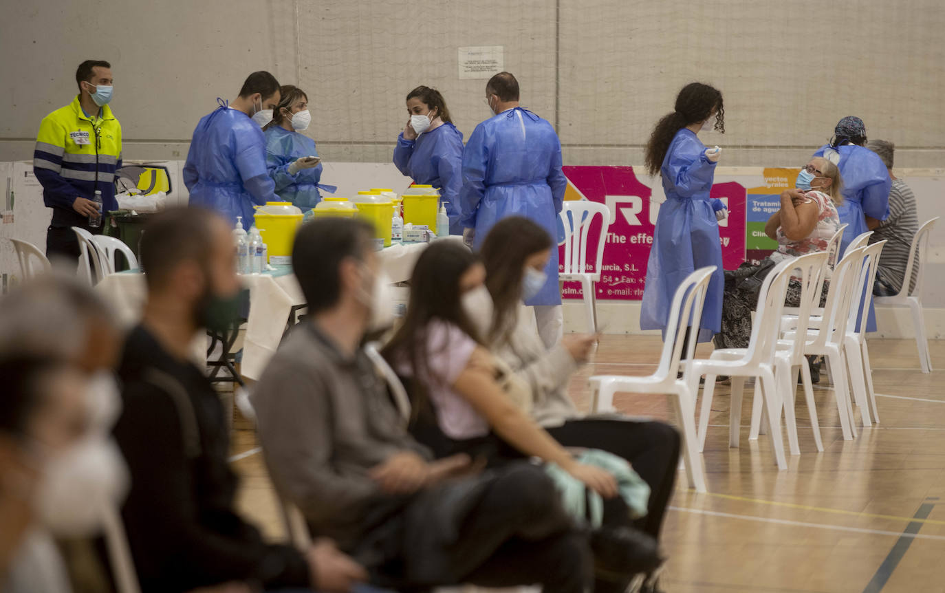 Fotos: Colas en Cartagena para vacunarse con AstraZeneca