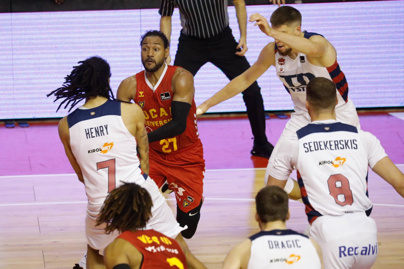 Fotos: Las imágenes del partido UCAM Murcia 92 - Baskonia 87