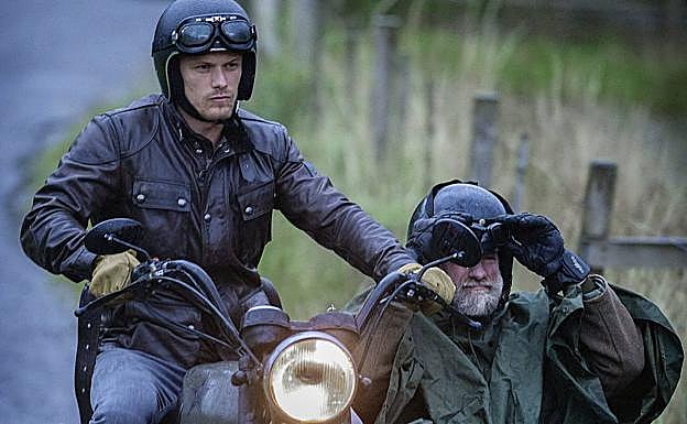 Sam Heughan y Graham McTavish, en un fotograma de la docuserie.