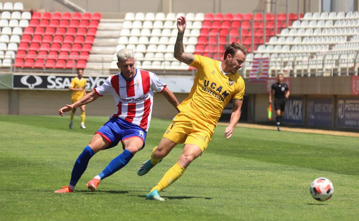 Charlie Dean durante el partido ante el Algeciras, este domingo.