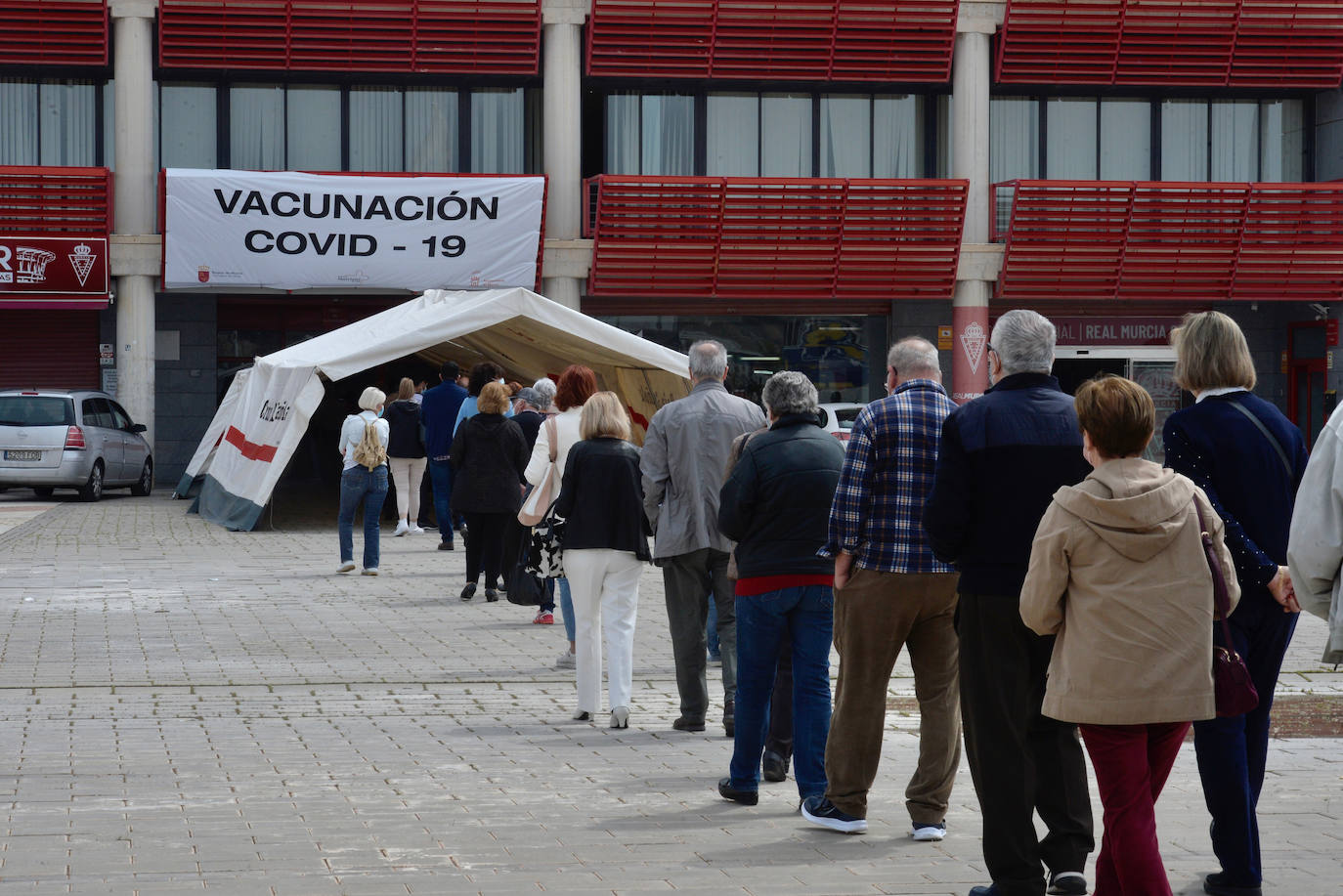 Fotos: Los pacientes en hemodiálisis de la Región comenzarán a recibir dosis de la vacuna contra la Covid esta semana