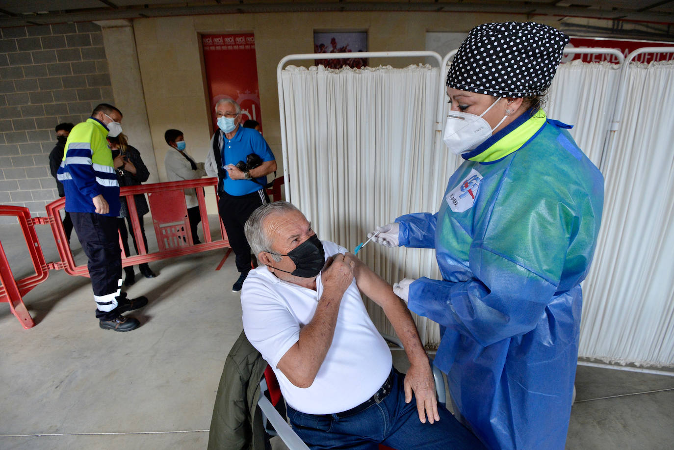 Fotos: Los pacientes en hemodiálisis de la Región comenzarán a recibir dosis de la vacuna contra la Covid esta semana