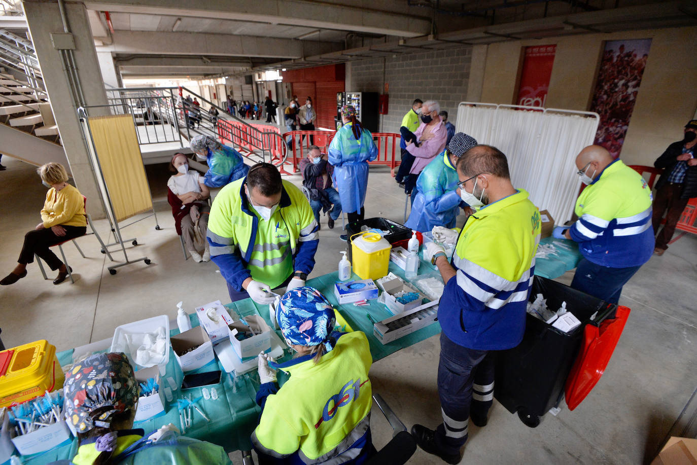 Fotos: Los pacientes en hemodiálisis de la Región comenzarán a recibir dosis de la vacuna contra la Covid esta semana