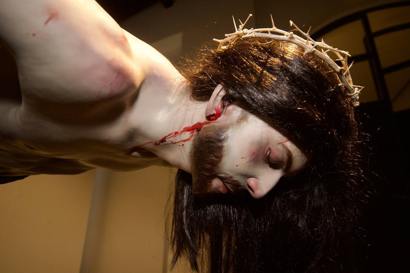 Fotos: Un Cristo «brutal» de Santiago Ydáñez