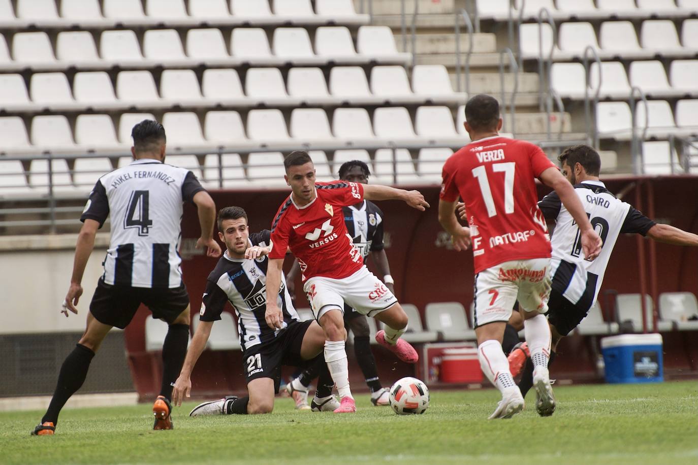 Fotos: El empate del Real Murcia ante el Linense, en imágenes