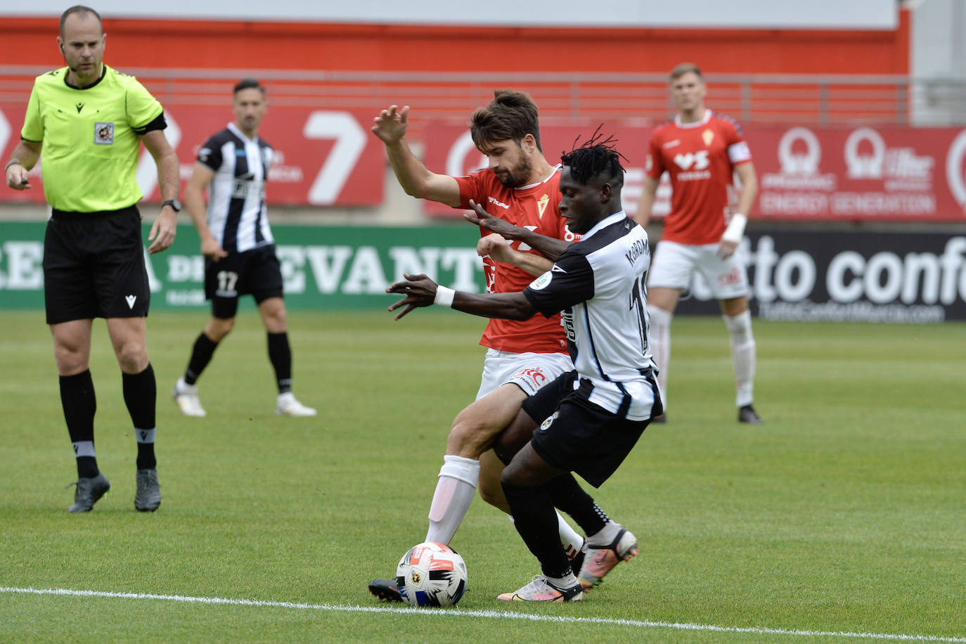 Fotos: El empate del Real Murcia ante el Linense, en imágenes