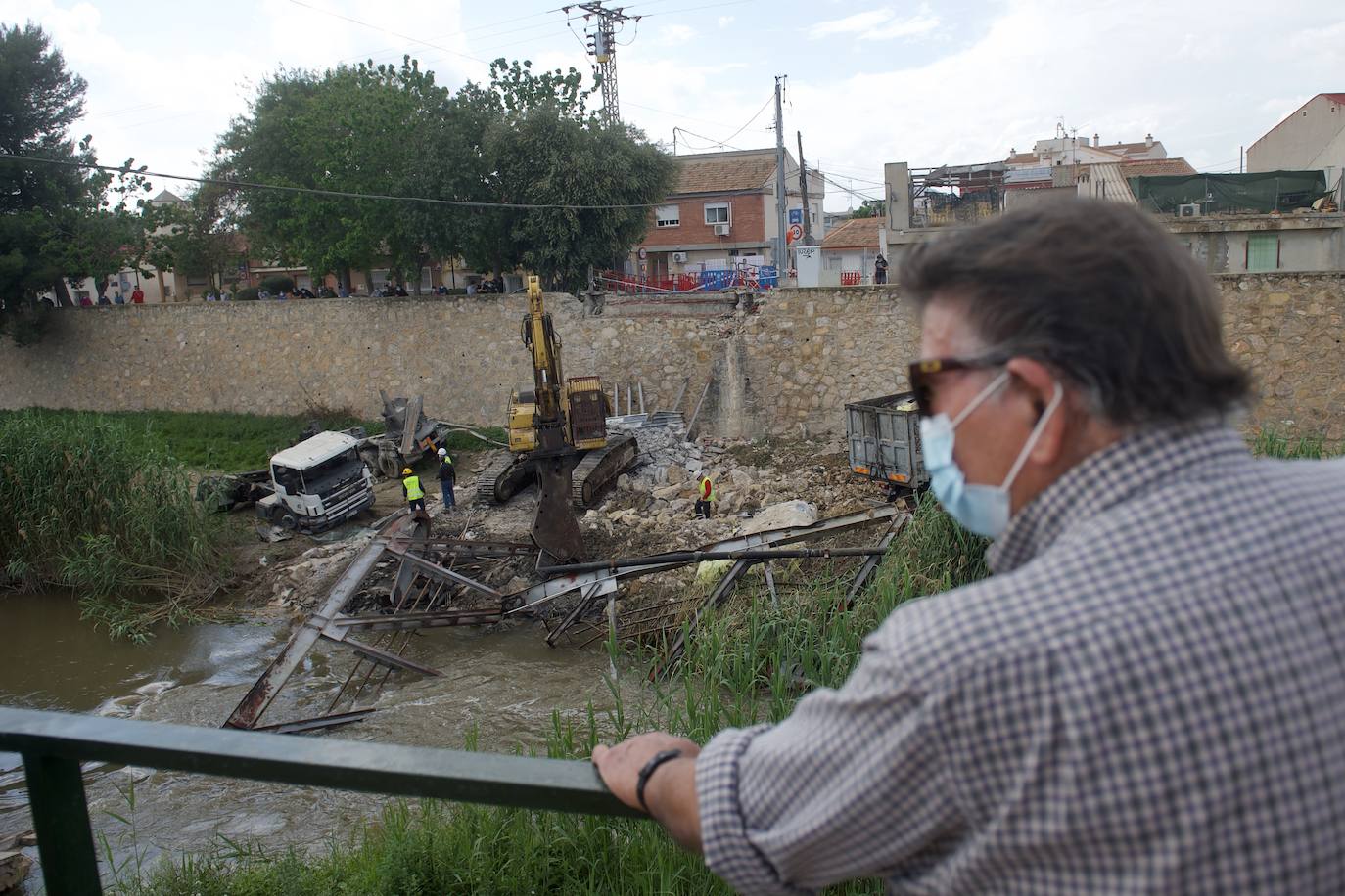 Fotos: Obras para sacar la hormigonera del río Segura
