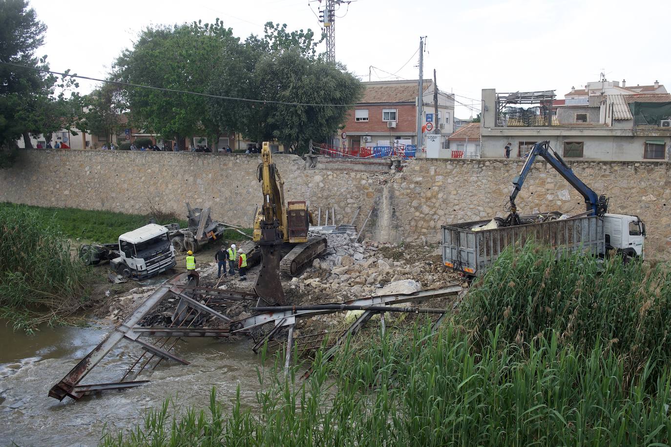 Fotos: Obras para sacar la hormigonera del río Segura