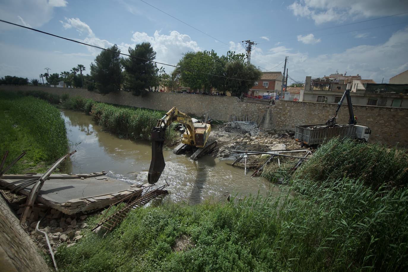 Fotos: Obras para sacar la hormigonera del río Segura