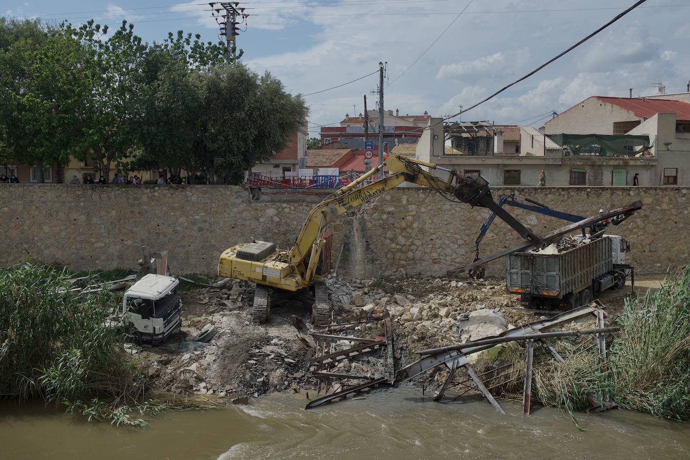 Fotos: Obras para sacar la hormigonera del río Segura