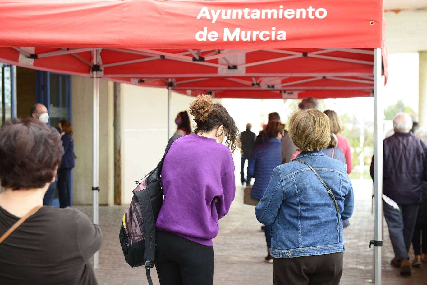 Fotos: Vacunación en Murcia a la población de 65 a 69 años