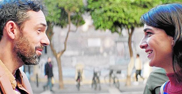 Pablo Turégano y Stéphanie Magnin, en una escena. | En vídeo, el corto. 