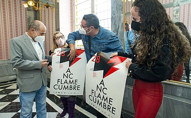 Esta edición lleva por lema 'Arte ante la tormenta'. En la imagen, Parra, en la presentación.