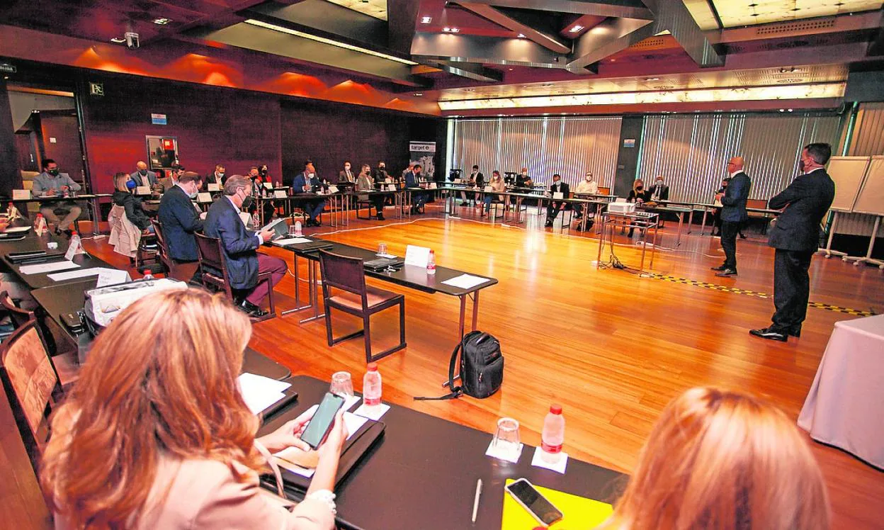 Los participantes en la primera sesión del programa de formación 'Magistrae' de ENAE y Target, en Murcia. 