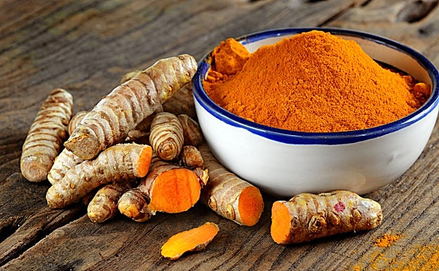 La cúrcuma se obtiene de la parte de la raíz 