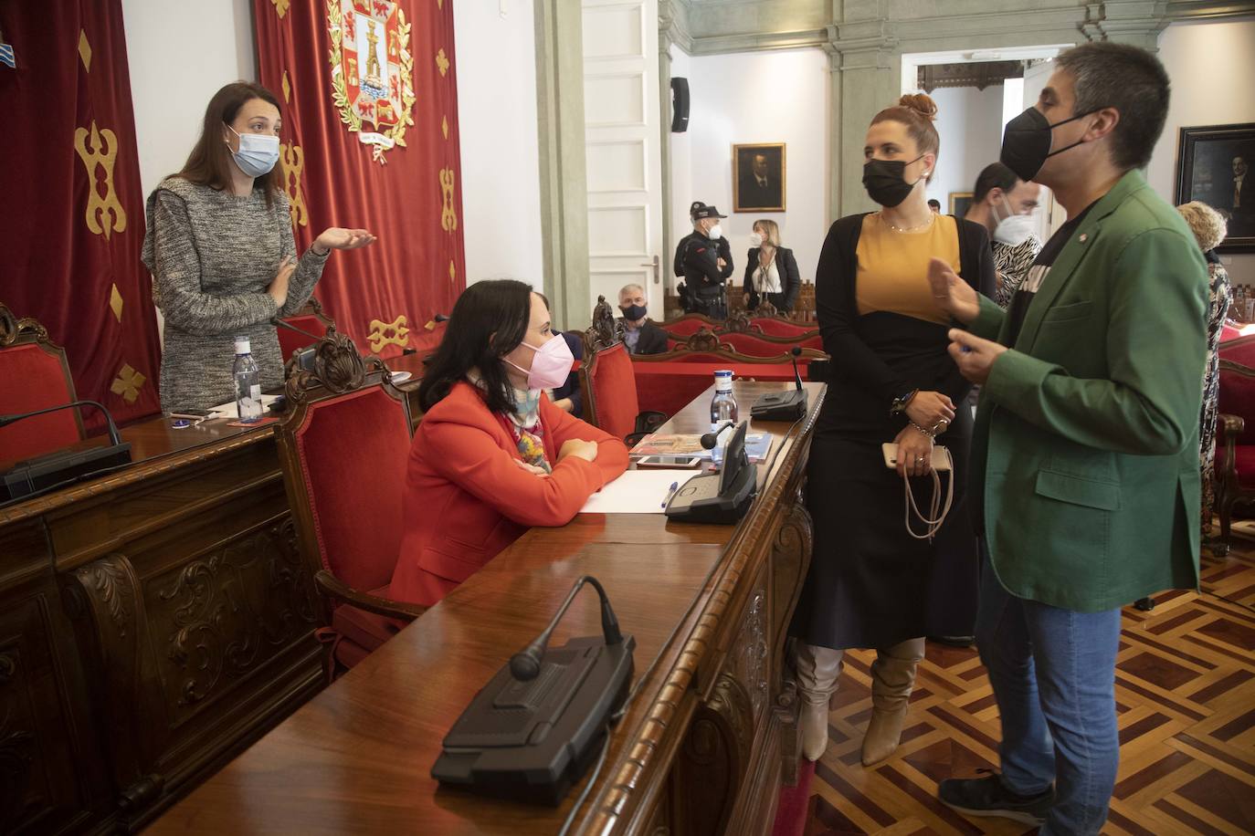 Fotos: Pleno en el Ayuntamiento de Cartagena