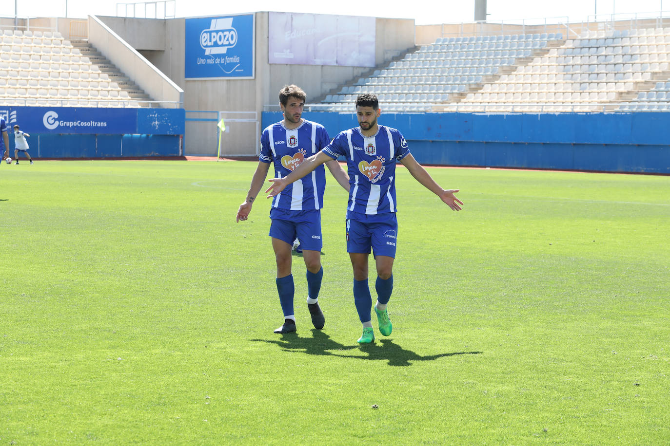 Fotos: Justo reparto de puntos para el Lorca en un partido de trámite