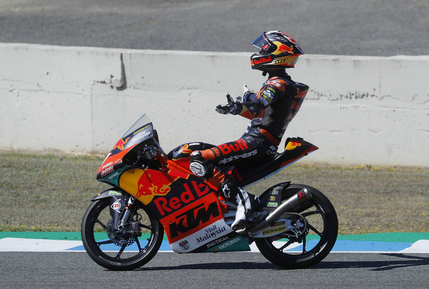 Fotos: Pedro Acosta gana en Jerez y hace historia