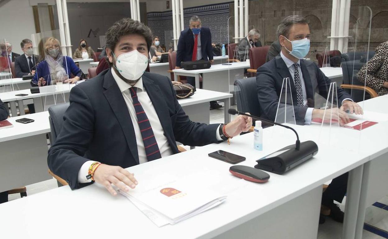 Fernando López Miras y Marcos Ortuño, en la Asamblea, en una fotografía de archivo.
