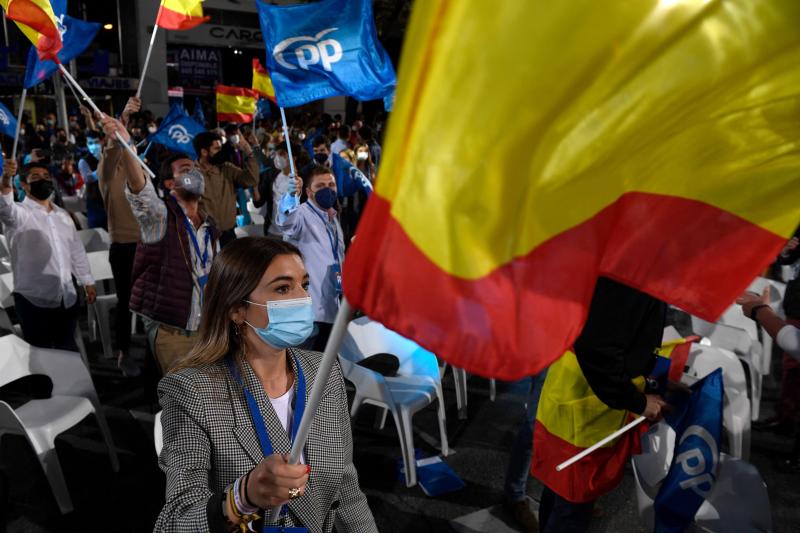 Multitudinaria celebración en la sede del PP en Génova.