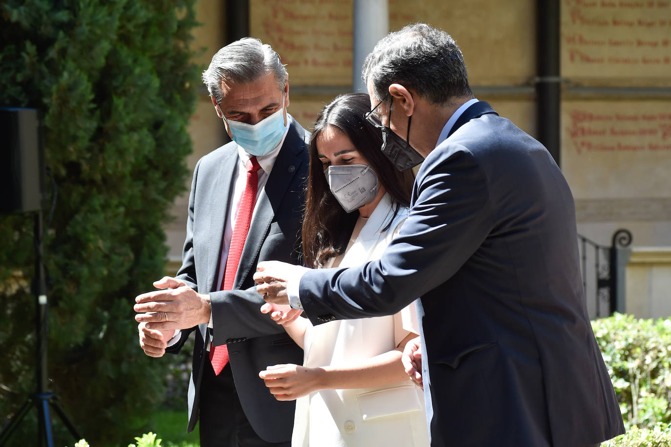 Fotos: La UMU reconoce a los titulados que quedaron entre los diez primeros en especialidades sanitarias