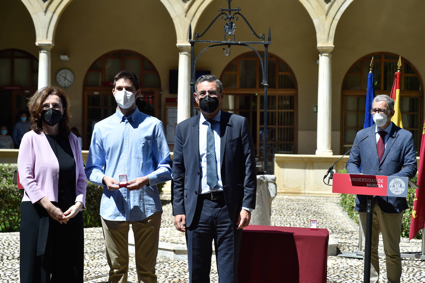 Fotos: La UMU reconoce a los titulados que quedaron entre los diez primeros en especialidades sanitarias