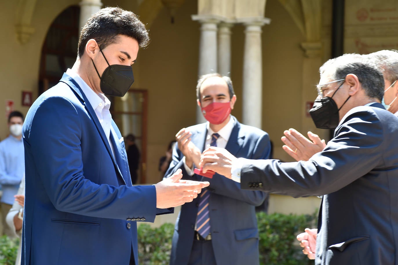 Fotos: La UMU reconoce a los titulados que quedaron entre los diez primeros en especialidades sanitarias