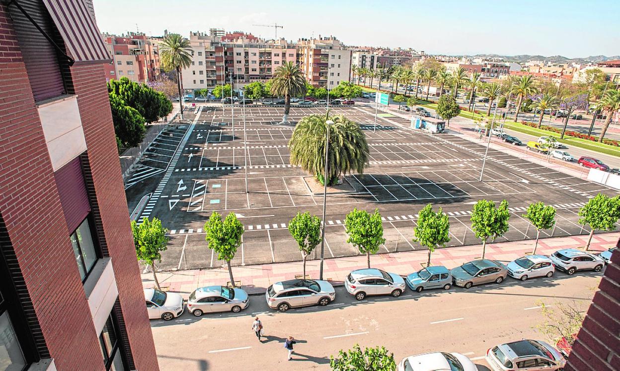El parking de Juan de Borbón, casi listo para su apertura, tendrá una tarifa máxima de 3 euros por día. 