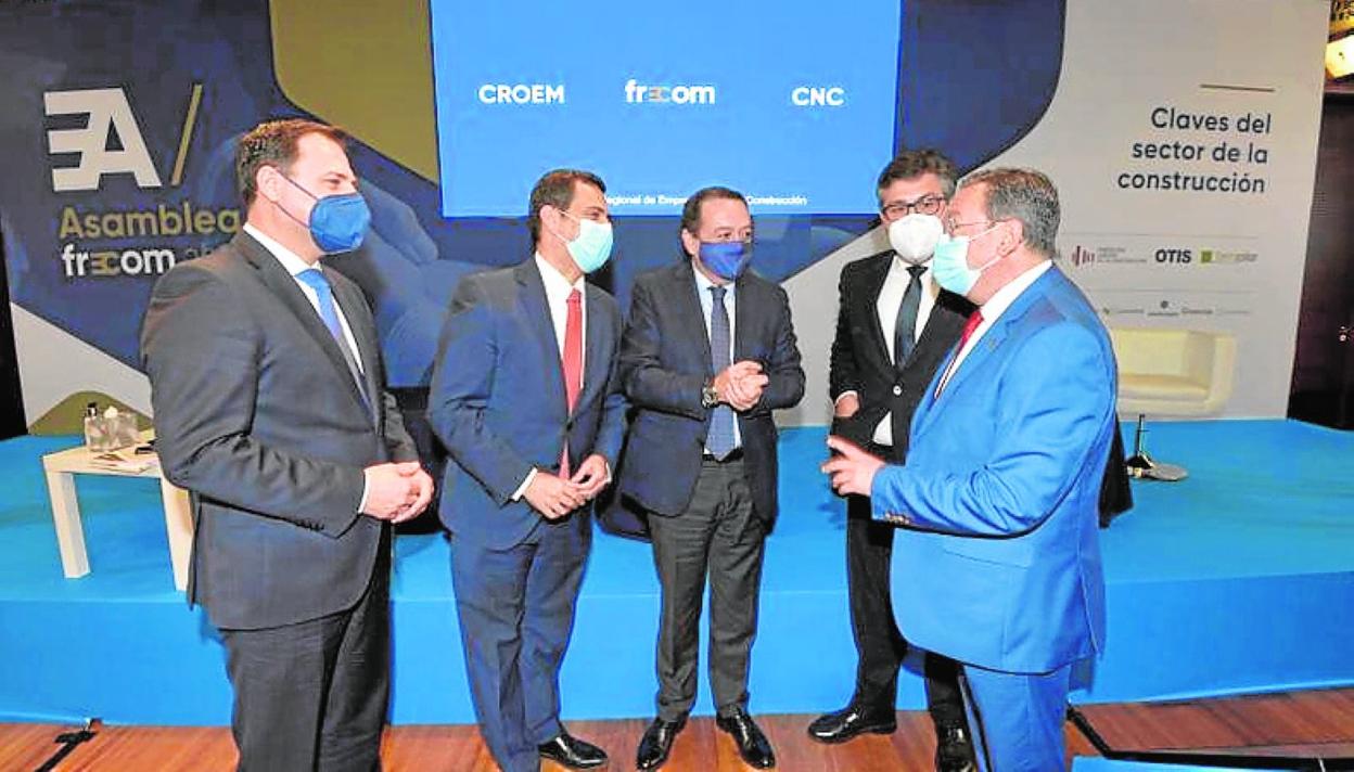 José Hernández, el consejero Díez de Revenga, José María Albarracín, Pedro Fernández Alén, presidente de la CNC, y Fernández Mula. 