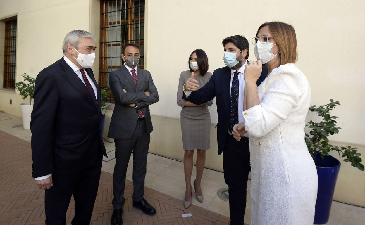 Francisco Álvarez, Antonio Sánchez, Valle Miguélez, Fernando López Miras e Isabel Franco.