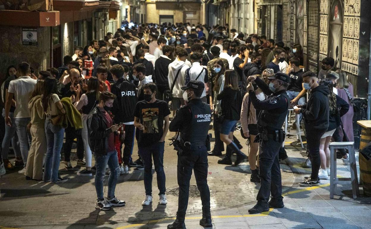 Aglomeraciones en Cartagena este fin de semana tras el fin del estado de alarma.