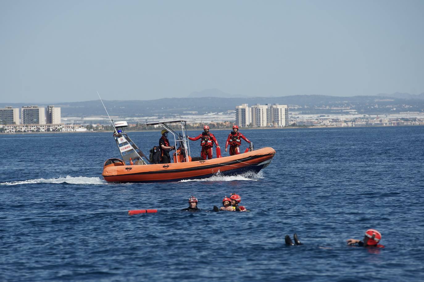 Fotos: Rescate por mar y aire en Isla Grosa