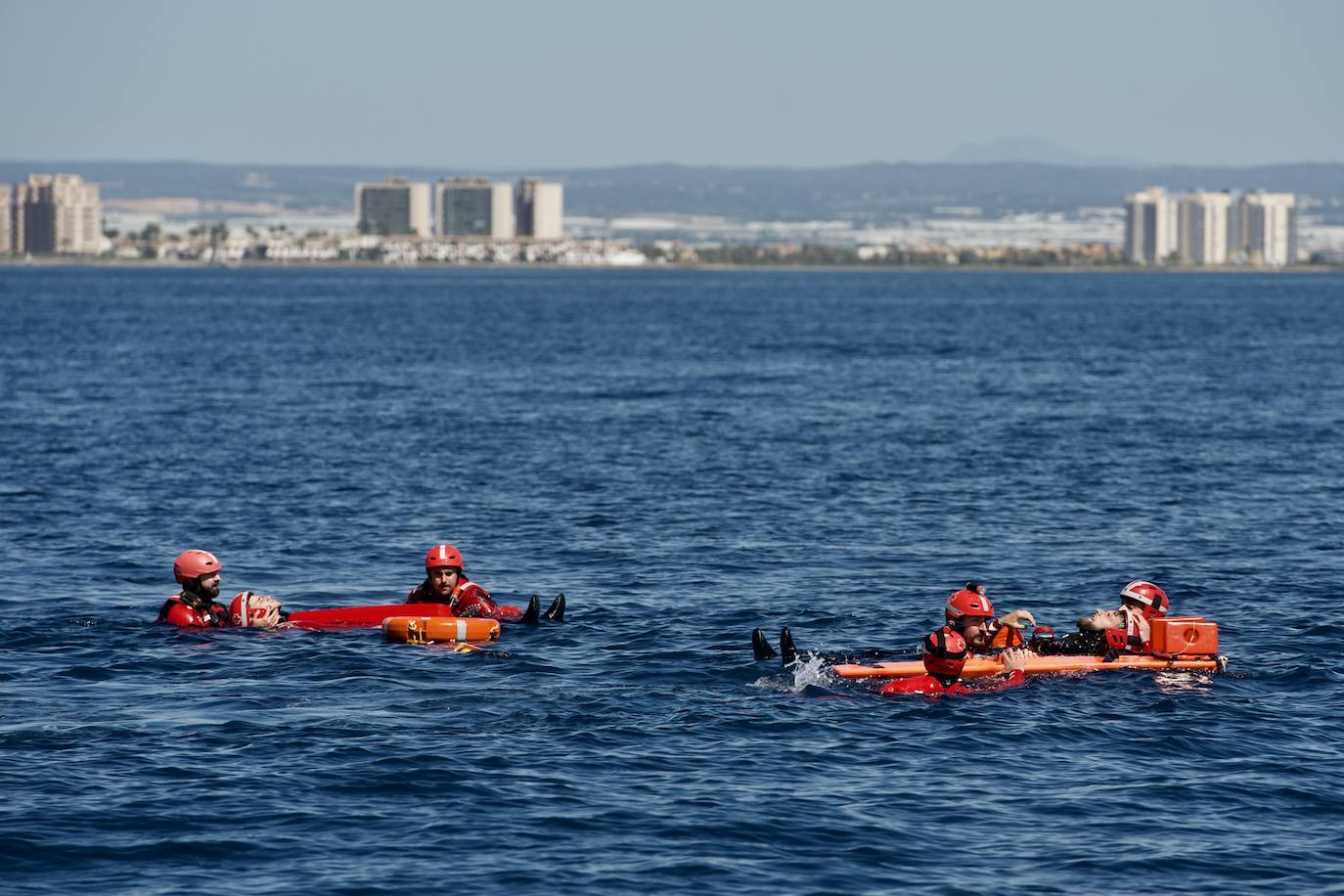 Fotos: Rescate por mar y aire en Isla Grosa