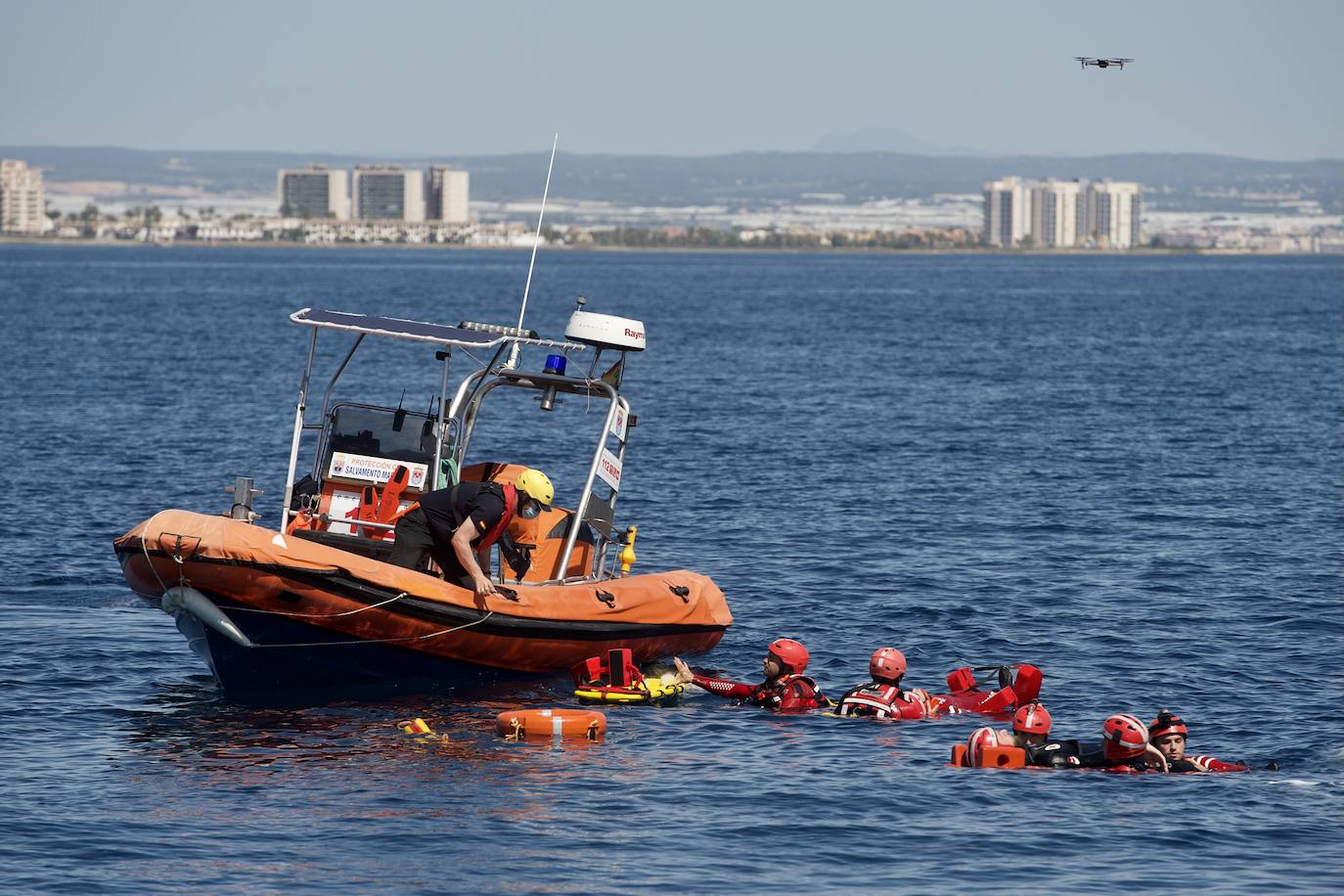 Fotos: Rescate por mar y aire en Isla Grosa