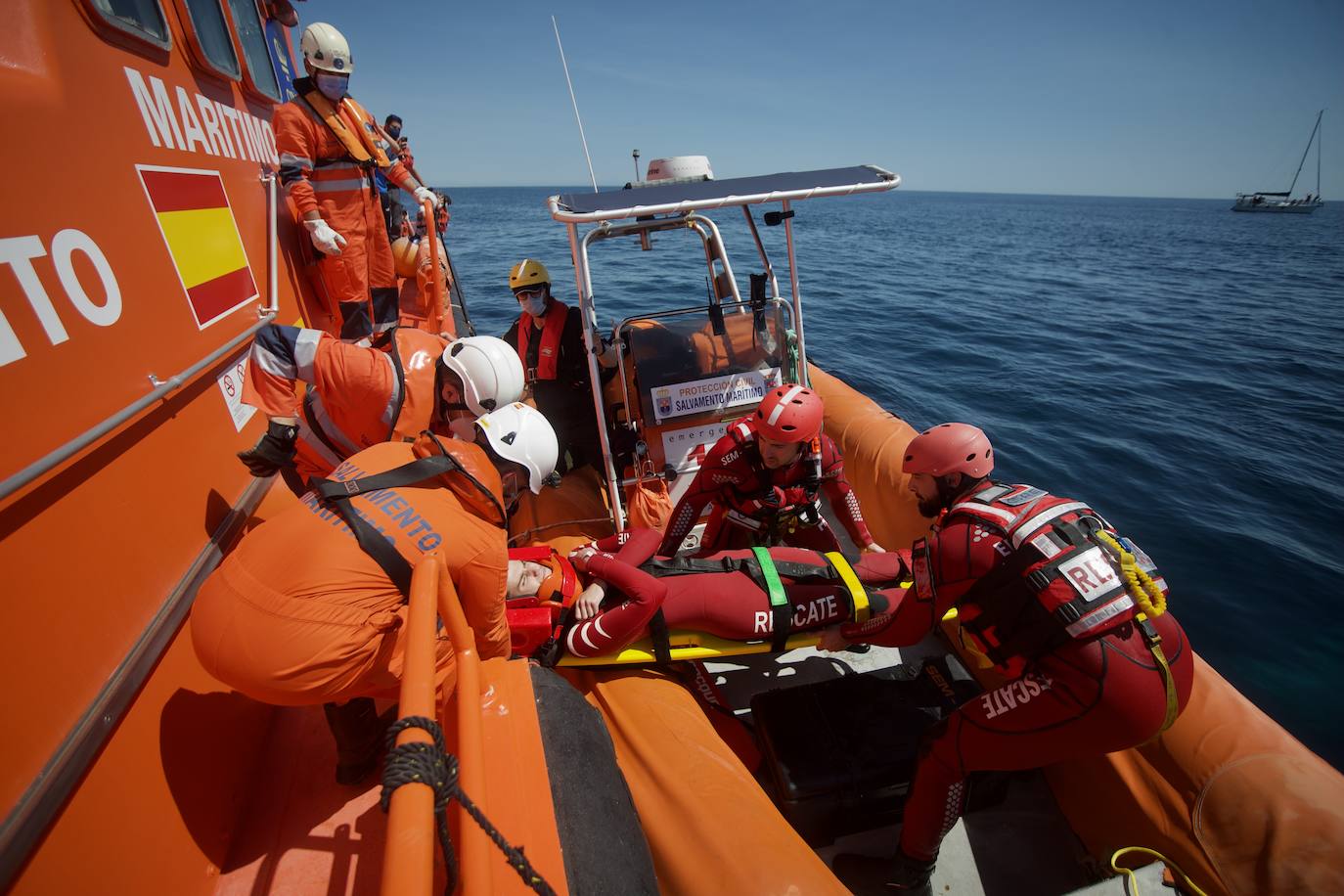 Fotos: Rescate por mar y aire en Isla Grosa