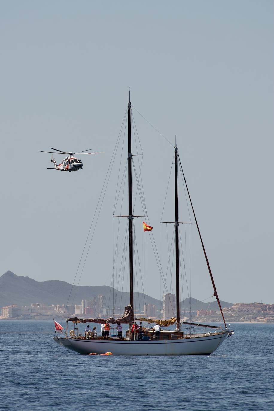 Fotos: Rescate por mar y aire en Isla Grosa