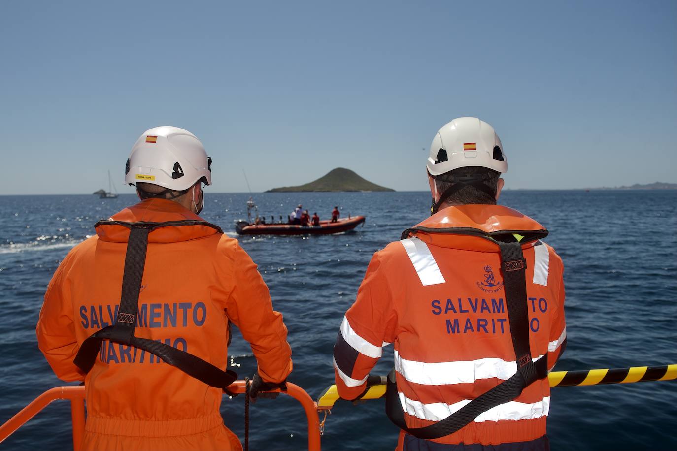 Fotos: Rescate por mar y aire en Isla Grosa