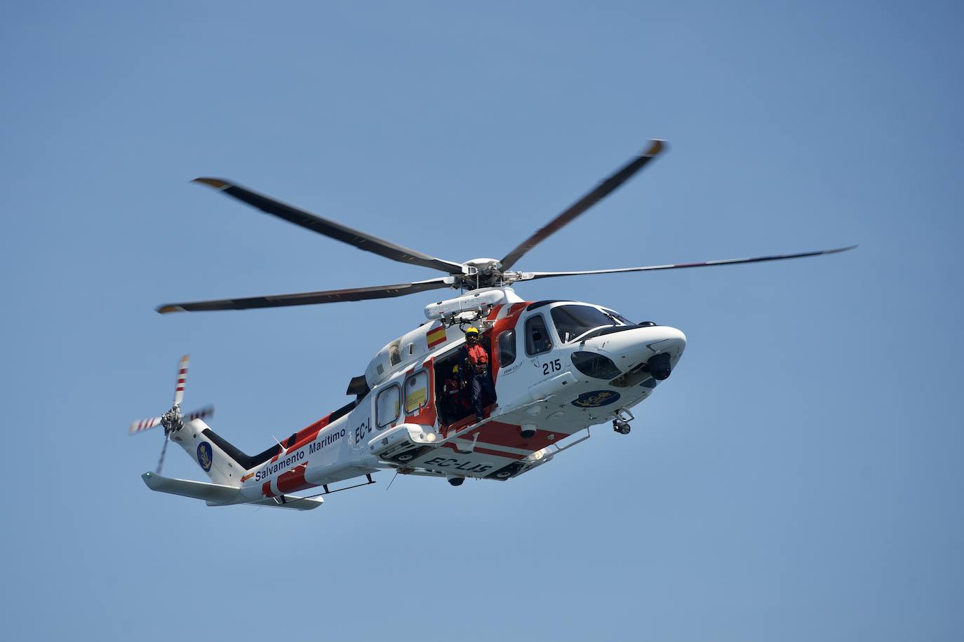 Fotos: Rescate por mar y aire en Isla Grosa