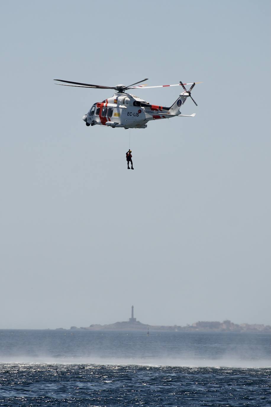 Fotos: Rescate por mar y aire en Isla Grosa